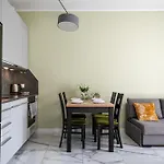 شقة Prymasa Tysiaclecia 83a Separate Bedroom Free Garage By Perfect 634 & 635 وارسو