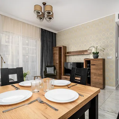 Prymasa Tysiaclecia 83a Separate Bedroom Free Garage By Perfect 634 & 635