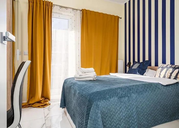 Prymasa Tysiaclecia 83a Separate Bedroom Free Garage By Perfect 634 * وارسو