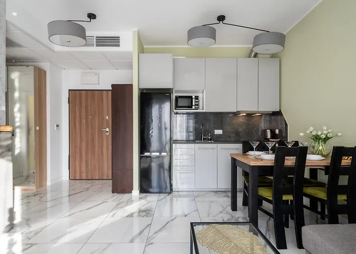 Prymasa Tysiaclecia 83a Separate Bedroom Free Garage By Perfect 634 شقة *