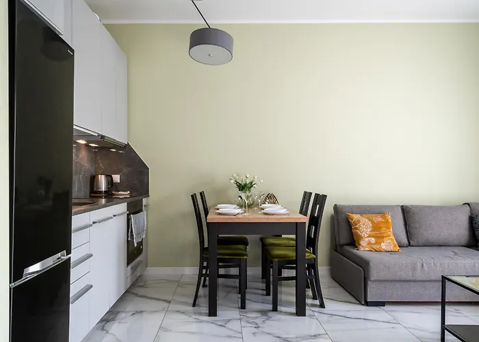 شقة Prymasa Tysiaclecia 83a Separate Bedroom Free Garage By Perfect 634 وارسو