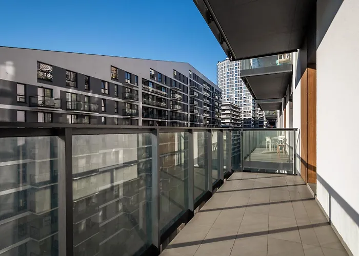 Prymasa Tysiaclecia 83a Separate Bedroom Free Garage By Perfect 634 * وارسو