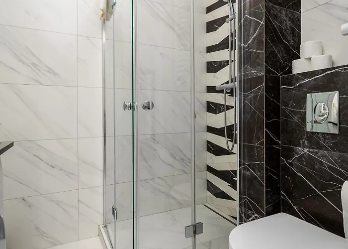 Prymasa Tysiaclecia 83a Separate Bedroom Free Garage By Perfect 634 & 635 Apartment *