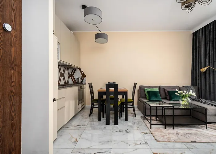 Prymasa Tysiaclecia 83a Separate Bedroom Free Garage By Perfect 634 & 635 *