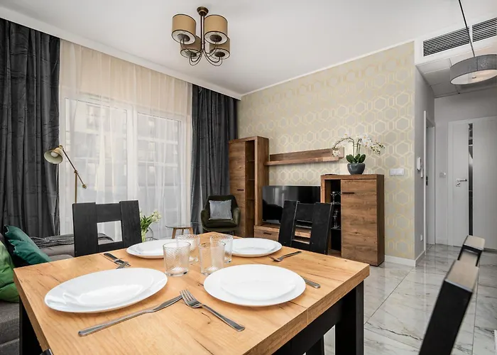 Prymasa Tysiaclecia 83a Separate Bedroom Free Garage By Perfect 634 & 635