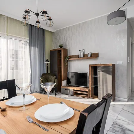 Prymasa Tysiaclecia 83a Separate Bedroom Free Garage By Perfect 634 & 635 Lejlighed
